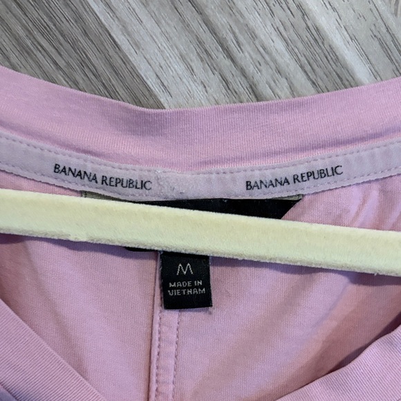Banana Republic Soft Pink V-Neck Tee - Picture 2 of 7